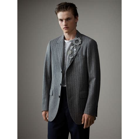 giacca burberry a strisce rosauomo|Giacca sartoriale in lana gessata (Coal/cobble) .